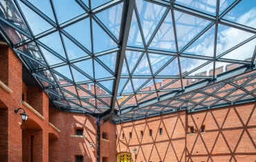 Jak nowoczesne przeszklenia zmieniają oblicze architektury?